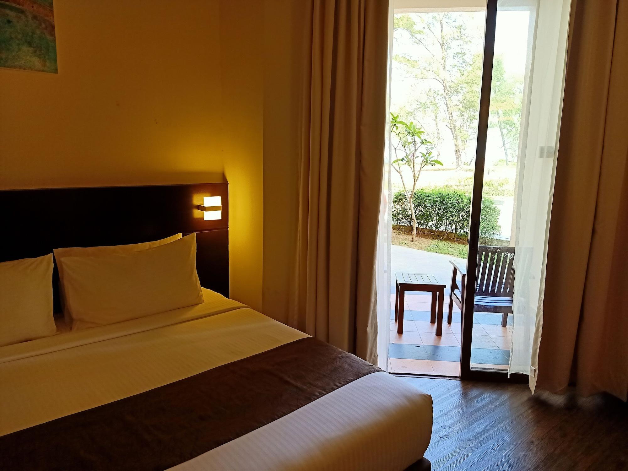 Villea Rompin Resort & Golf Kuala Rompin Exteriör bild